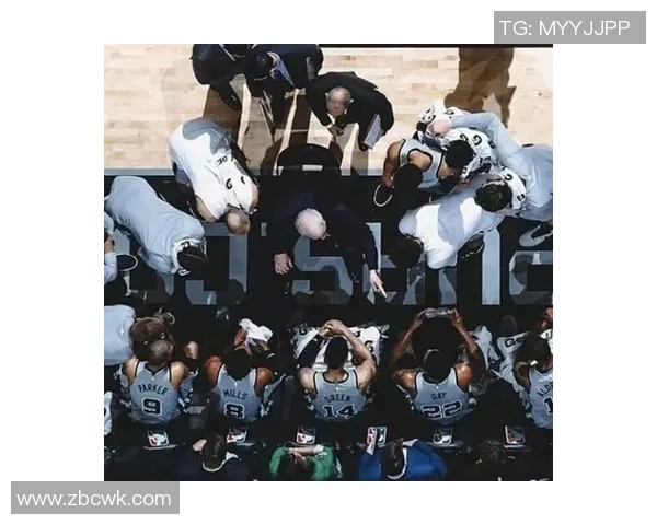 掘金与马刺激战正酣总比分揭晓两队争夺季后赛席位的精彩瞬间 掘金与马刺激战正酣总比分揭晓两队争夺季后赛席位的精彩瞬间