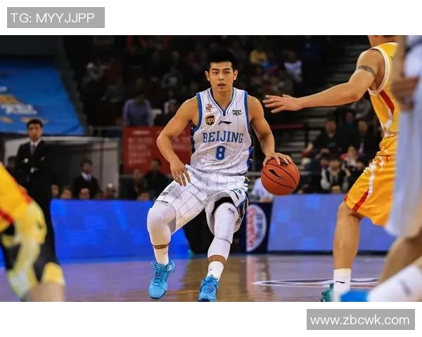 方硕的篮球之路：从青涩新秀到球队核心的成长历程与心路历程